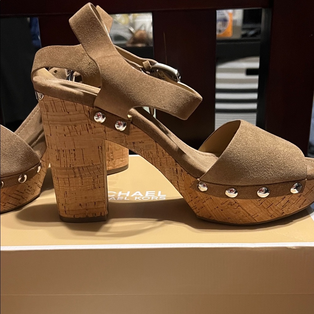 NIB Michael Kors platform sandal.